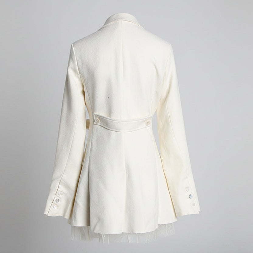 Damen Jacke im französischen Stil Vorderansicht mit Bubikragen