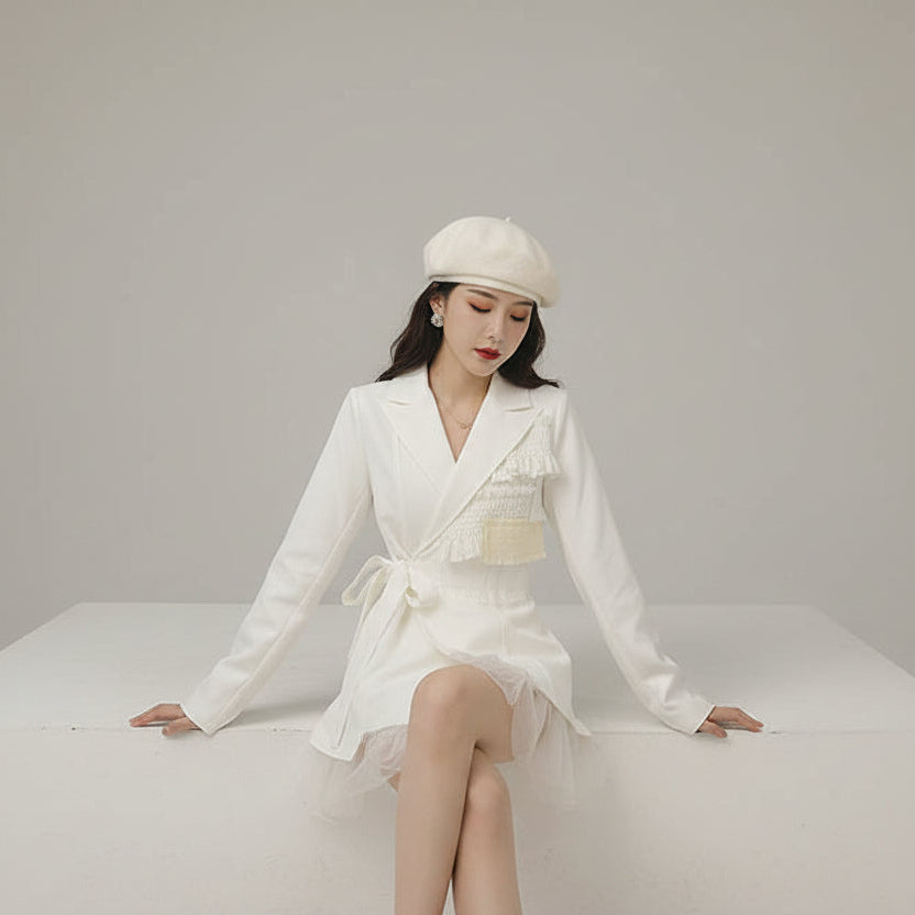 Damen Jacke im französischen Stil Vorderansicht mit Bubikragen