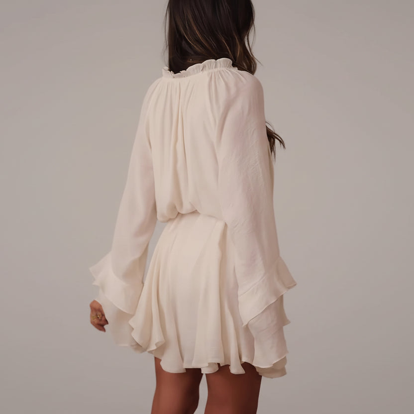 Damen elegantes minimalistisches Plissee Midikleid Vorderansicht